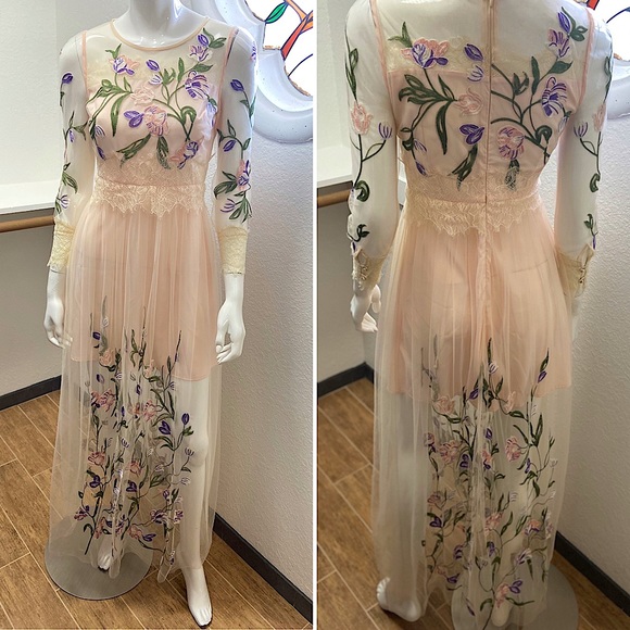 Spring💐Embroidered Floral Tulle Maxi Dress Sz S - Picture 1 of 8
